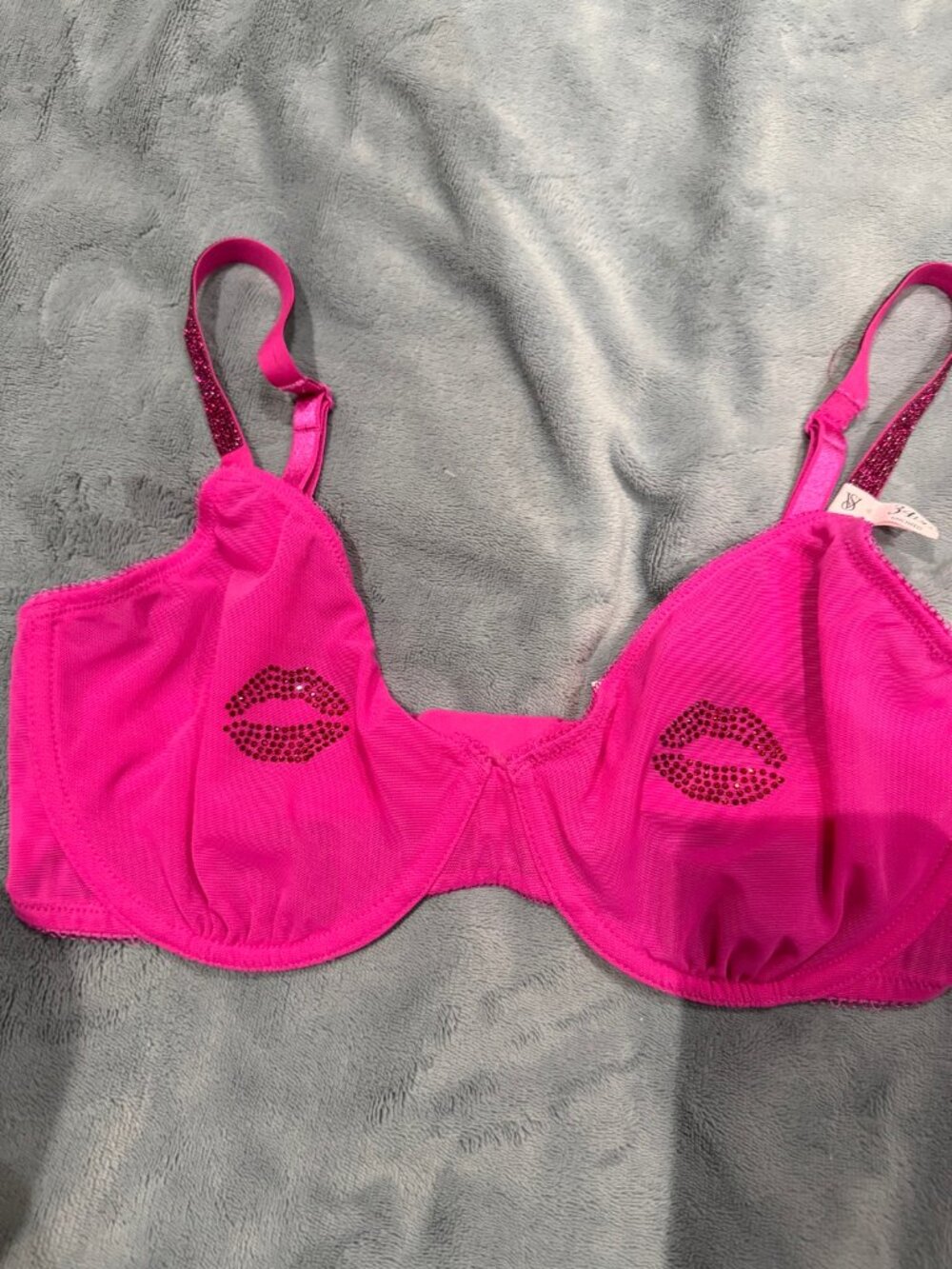 Victoria's Secret Hot Pink Crystal Lips Bra 34DD NWT Unlined